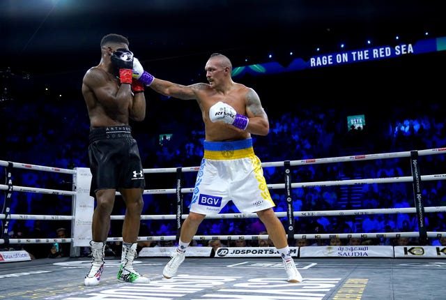 Oleksandr Usyk lands a punch