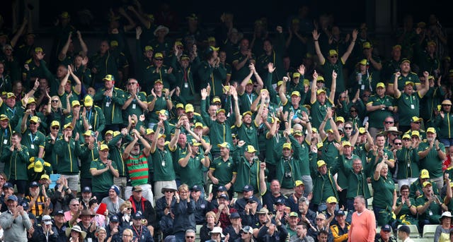 Australia fans finally woke up as their side battled back