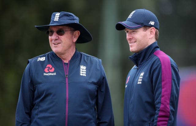 Trevor Bayliss, left, and Eoin Morgan during an England training session