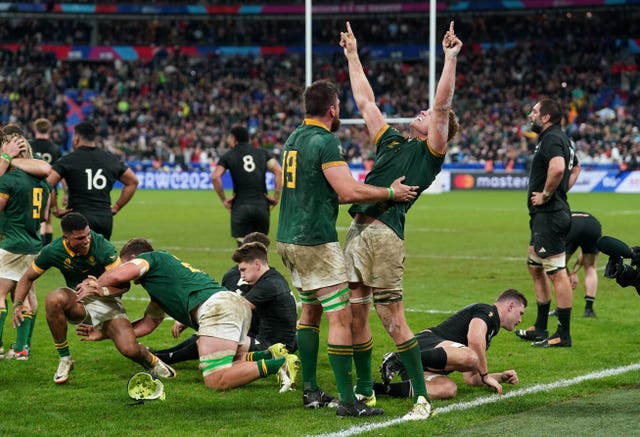 South Africa held off New Zealand to win by one point