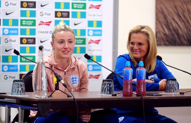 Leah Williamson alongside England manager Sarina Wiegman