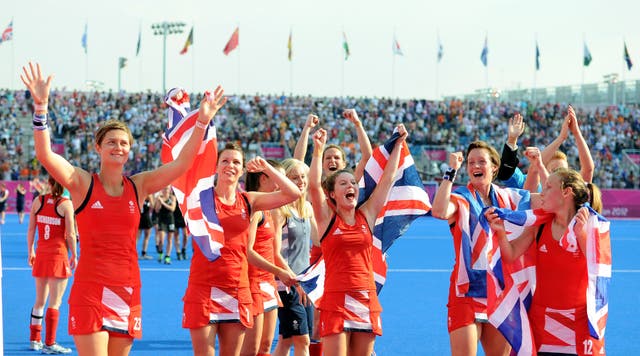 Great Britain celebrate women's hockey bronze