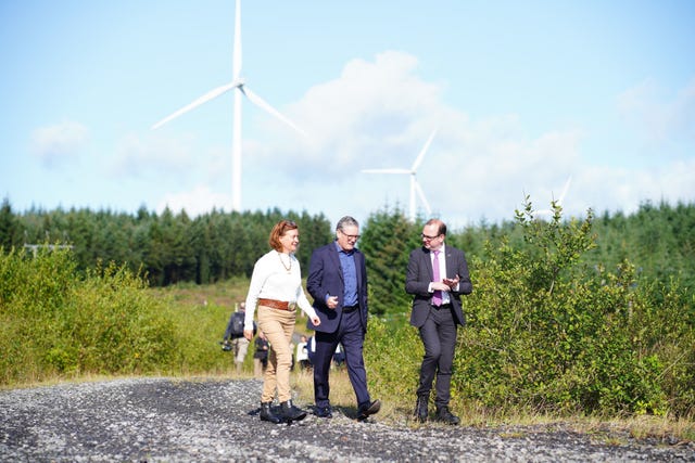 Sir Keir Starmer and Eluned Morgan visit a wind farm in South Wales