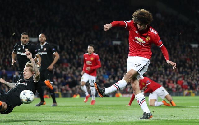 Manchester United's Marouane Fellaini