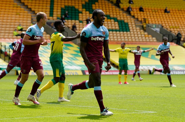 Michail Antonio scored four as the Hammers'' eased their own relegation fears 