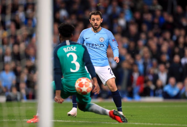 Bernardo Silva's deflected effort makes it 2-2 on the night, 3-2 to Spurs on aggregate. Still less than 11 minutes played