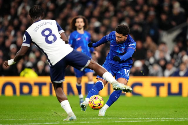 Jadon Sancho scores Chelsea's first goal