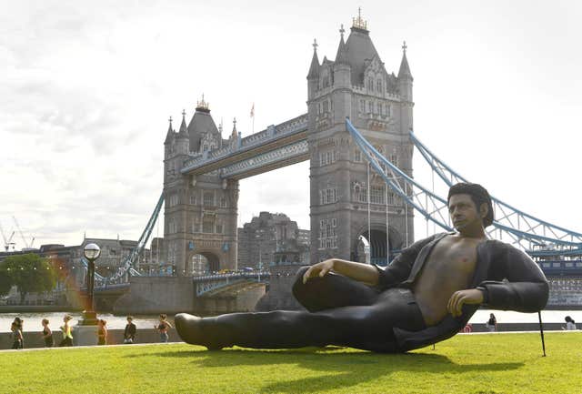 25ft statue of Jeff Goldblum