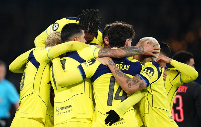 Tottenham players celebrate