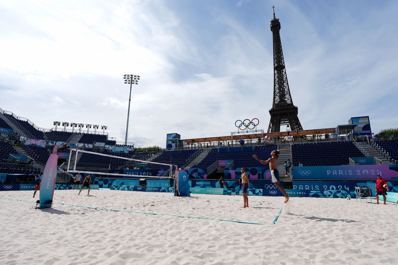 Steven van de Velde presence casts a shadow over Paris 2024 Beach