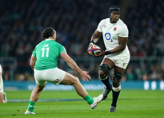 Maro Itoje, right, gave his shirt to Ryan Baird following England's defeat in Dublin last March