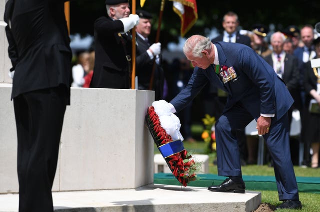 Prince of Wales lays wreath