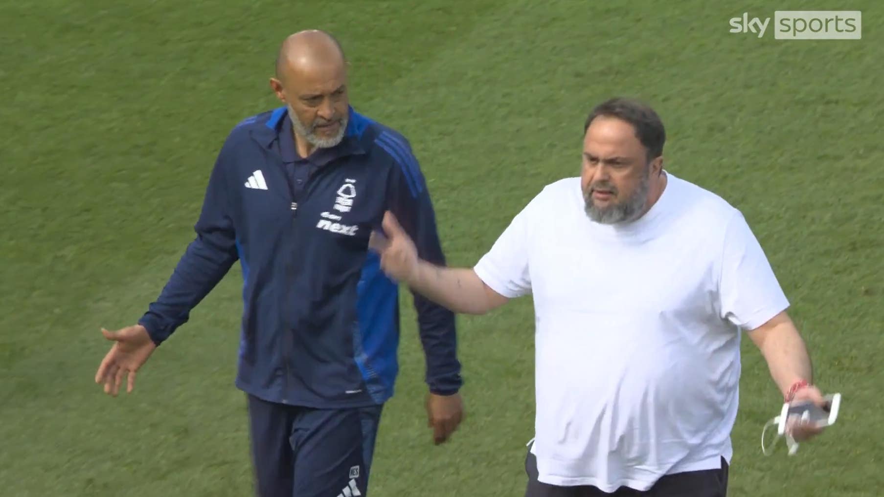 Screengrab from the X feed of Sky Sports News of a confrontation between Nuno Espirito Santo (left) and Evangelos Marinakis (Sky Sports/X/PA)