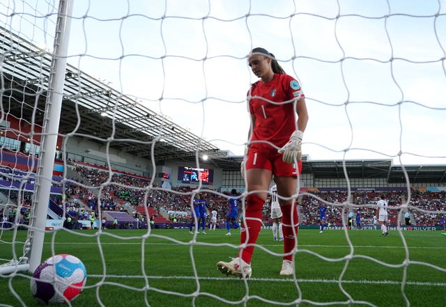 Italy goalkeeper Laura Giuliani is no hiding place as the French were upset in the first half