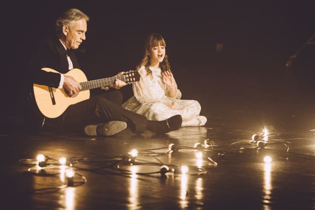 Andrea Bocelli canta Hallelujah com sua filha em um novo dueto  impressionante