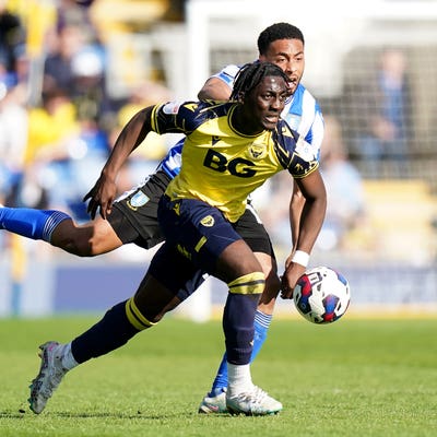 Nine-man Oxford hold on for a point at Mansfield