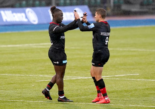 Richard Wigglesworth (right) leaves the field after his final appearance for Saracens
