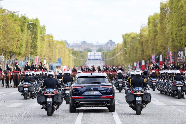 King Charles presented President Emmanuel Macron with the Oxford edition of  Voltaire's Lettres sur les Anglais (Letters on the English) during the  royal state visit to France last week. – India Education