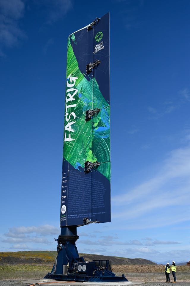 FastRig wingsail launch