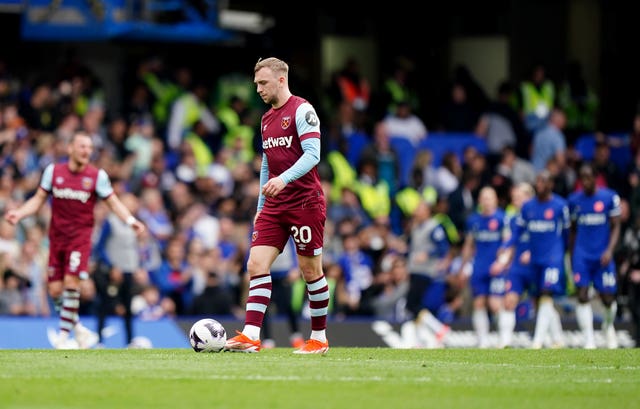 Chelsea boost hopes of securing European football by thrashing sorry West Ham