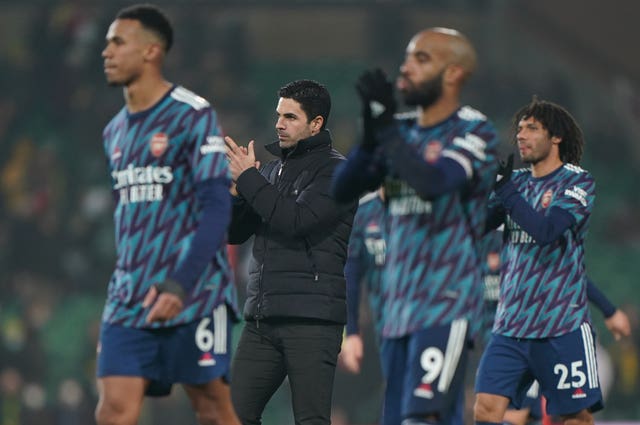 Arsenal manager Mikel Arteta applauds the fans after the final whistle