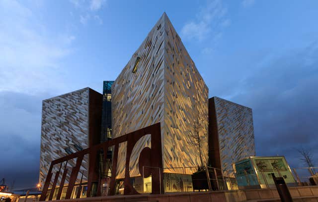 Bid to bring Titanic artefacts to Belfast