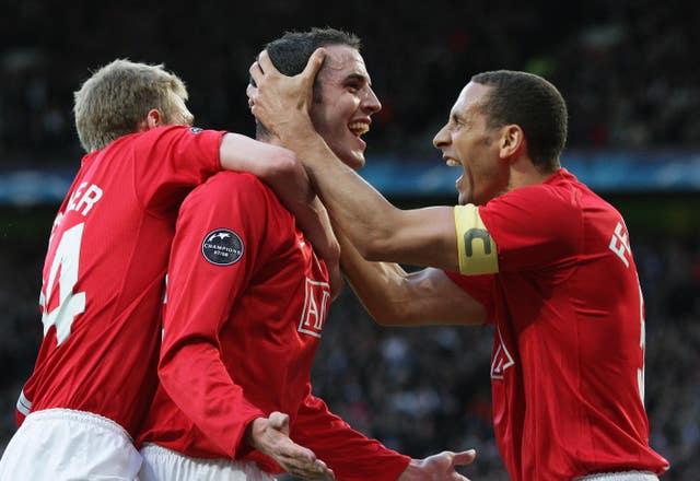 John O’Shea (centre) enjoyed a trophy-laden stay at Manchester United