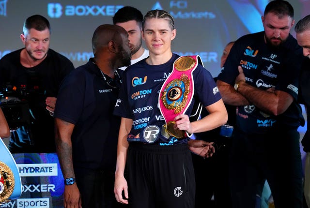 Savannah Marshall with her world title belt 