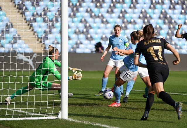 Janine Beckie put Manchester City ahead 