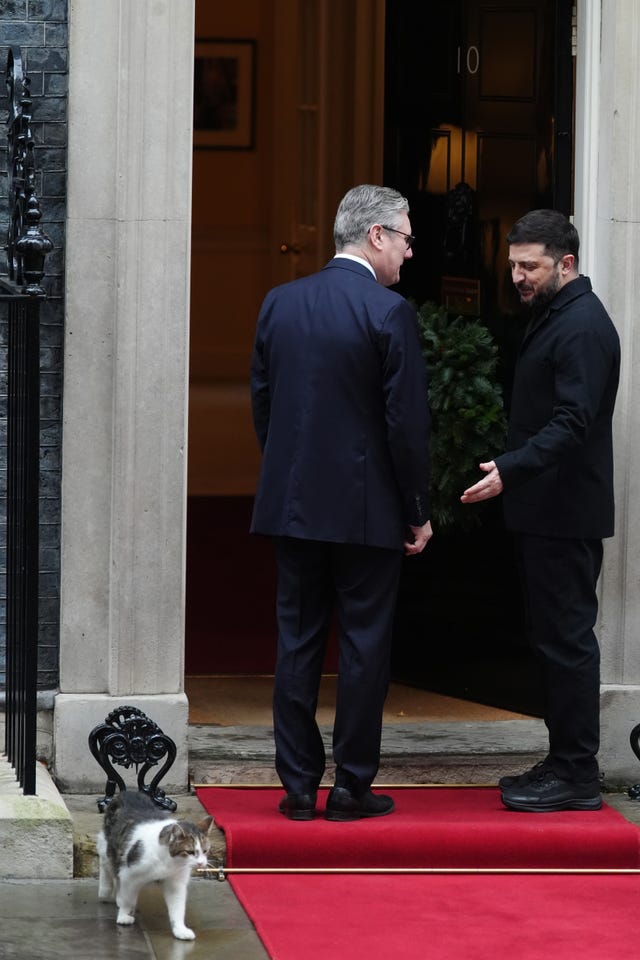 Prime Minister Sir Keir Starmer and Larry welcome Ukrainian President Volodymyr Zelensky 