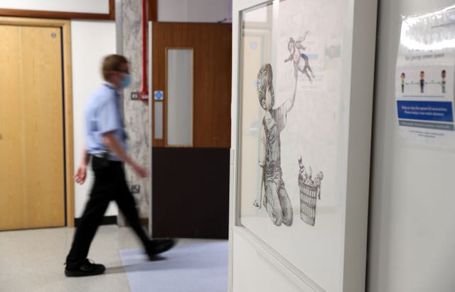 New Banksy artwork pays tribute to NHS heroes