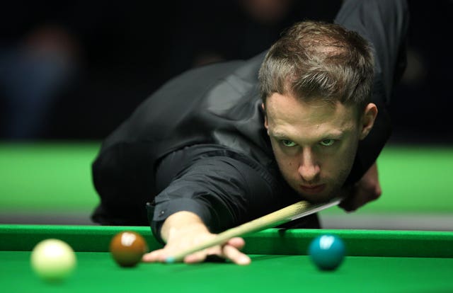 Judd Trump in action against David Lilley