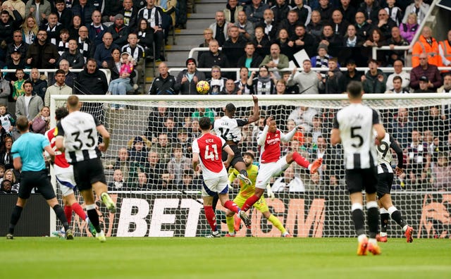 Newcastle’s Alexander Isak scores the winning goal against Arsenal