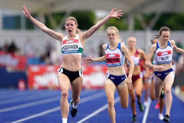 Keely Hodgkinson (left) wins the women's 800m final ahead of Laura Muir 