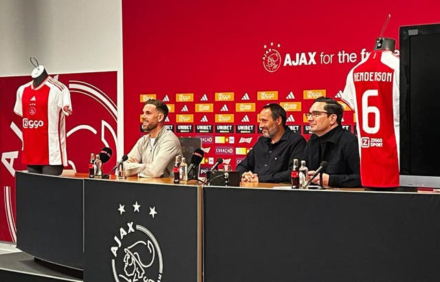 Ajax’s Jordan Henderson and coach John van ‘t Schip (Andy Hampson/PA)