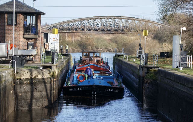 Government urged to invest in inland waterways if it is serious about a green industrial revolution