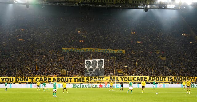 Dortmund''s fans criticise FIFA and the Agnelli family