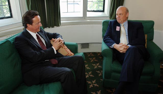Cameron talks with US Senator