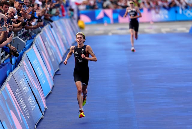 Beth Potter running