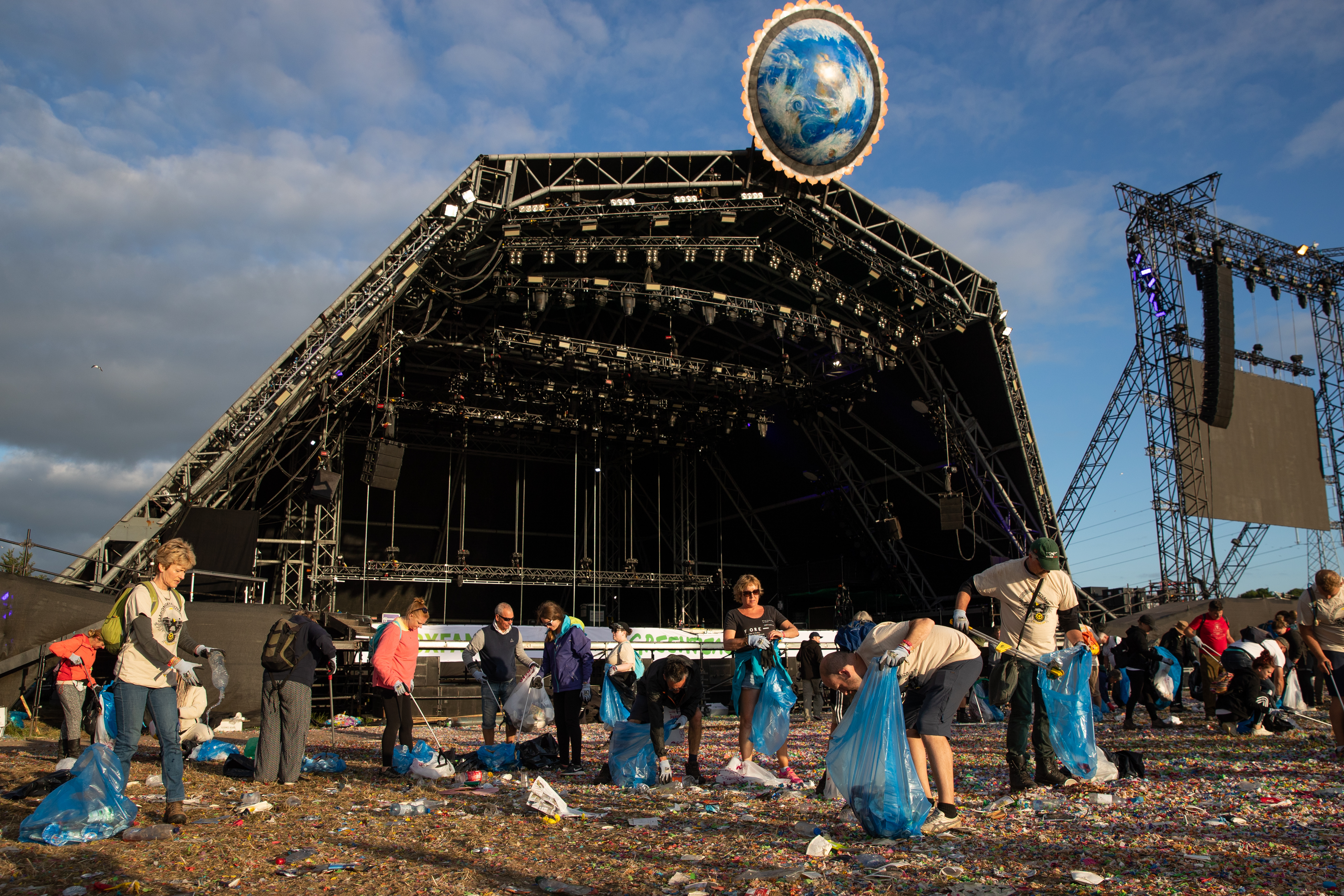 In Pictures: Clean-up Under Way After Sun-soaked Glastonbury ...