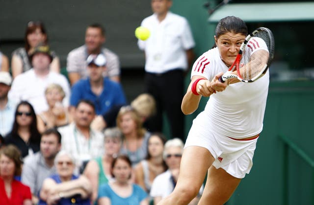 Russia's Dinara Safina won the first match to finish under the centre court roof