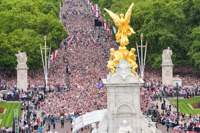 Thousands of people greet the England team
