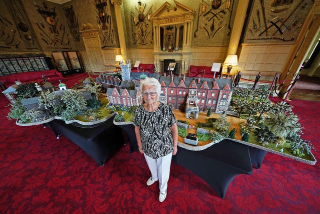 Knitted Sandringham exhibition – Norfolk