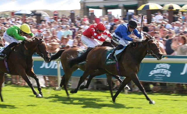 Anmaat winning the John Smith's Cup 