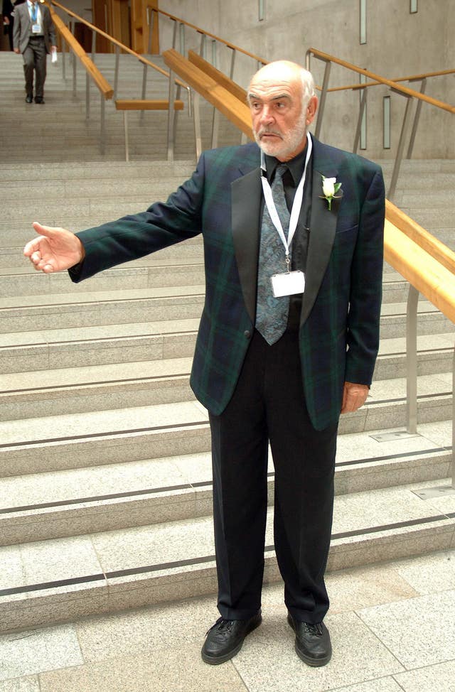 Queen opens Scottish Parliament