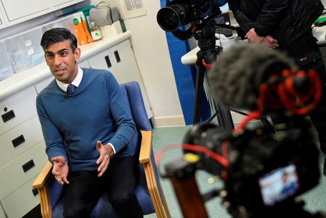 Rishi Sunak visits Berrywood Hospital