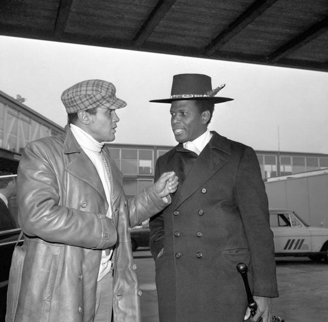 Sidney Poitier, right, with Belafonte in London in March 1972