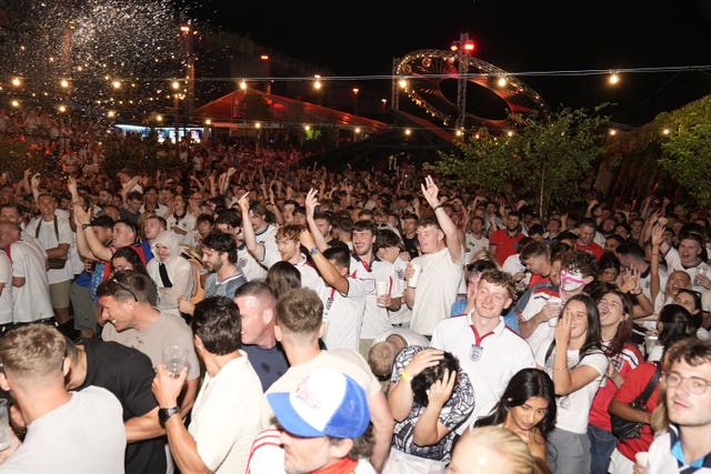 Fans watching Norway v England