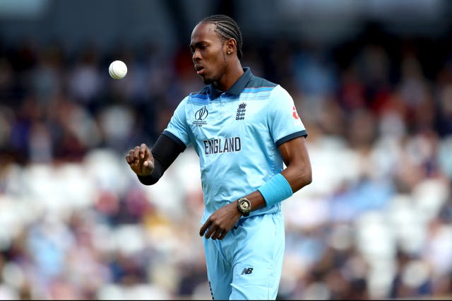 Jofra Archer prepares to bowl