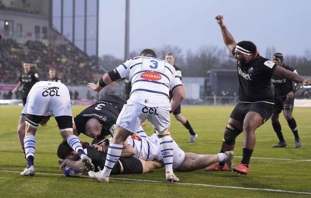 Theo Dan scores Saracens's first try 